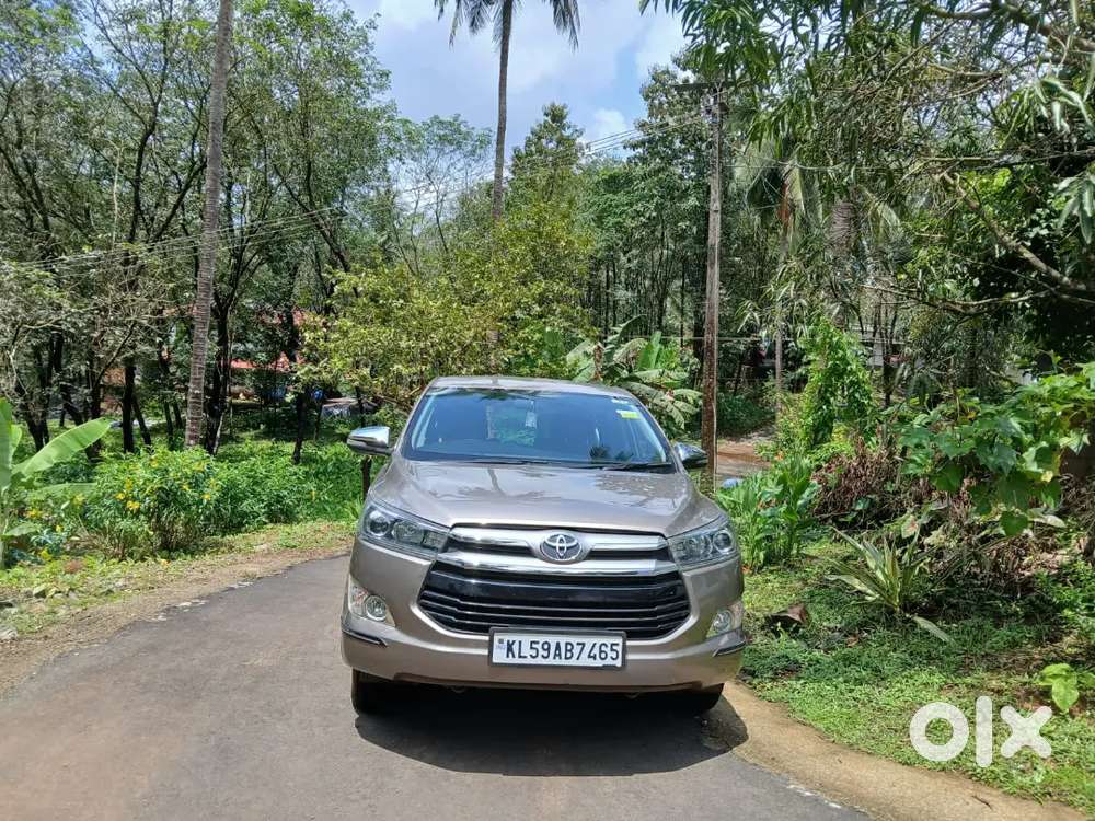 Toyota Innova Crysta 2017 Diesel Well Maintained