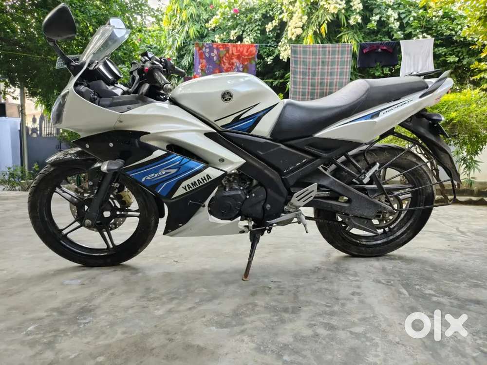 Less used yamaha R25 new condition