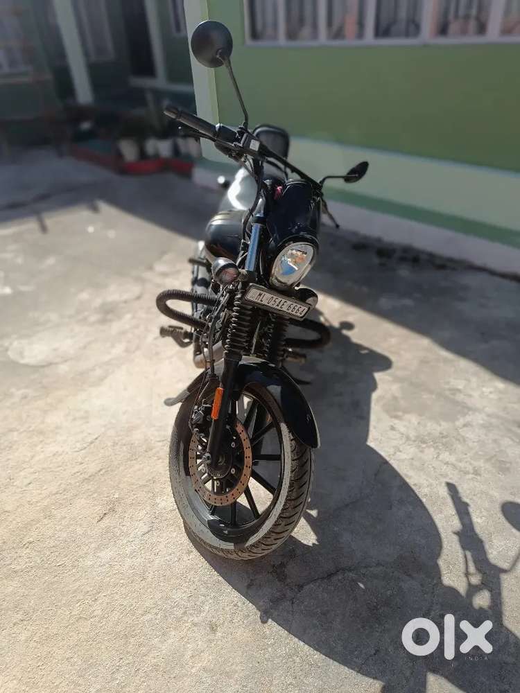 Avenger 160 street Showroom condition driven only 5800 km dang duna