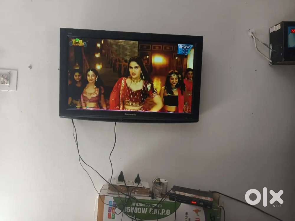 Panasonic TV 32 inch ka hai bilkul ok hai