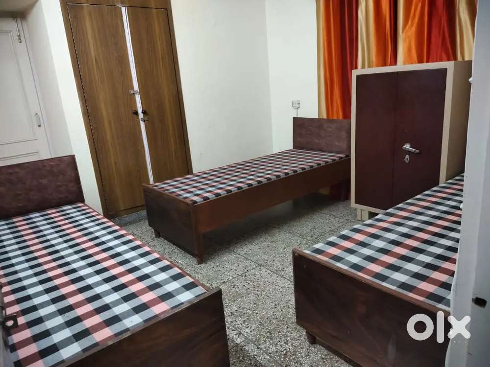 Pg for Boys  in 7 phase near  sector 67 cp mall