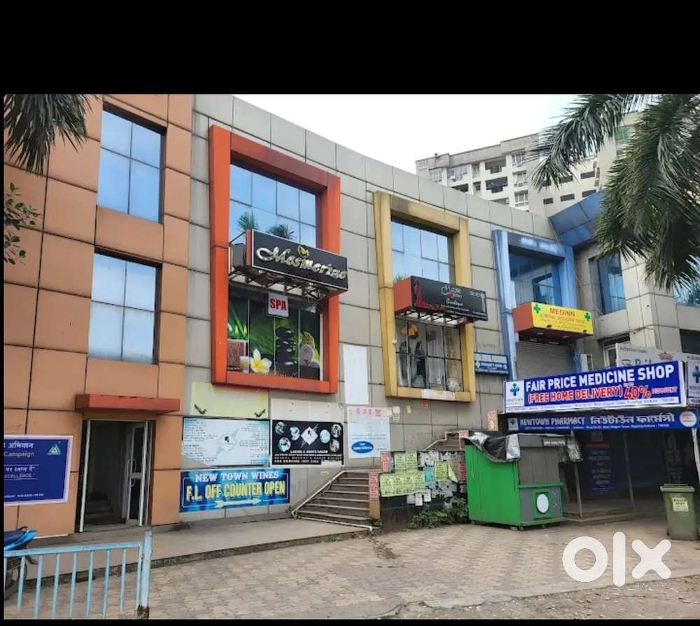 Shop at ground floor