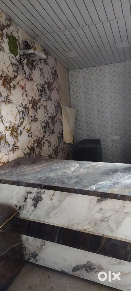 Shop/office space foir rent