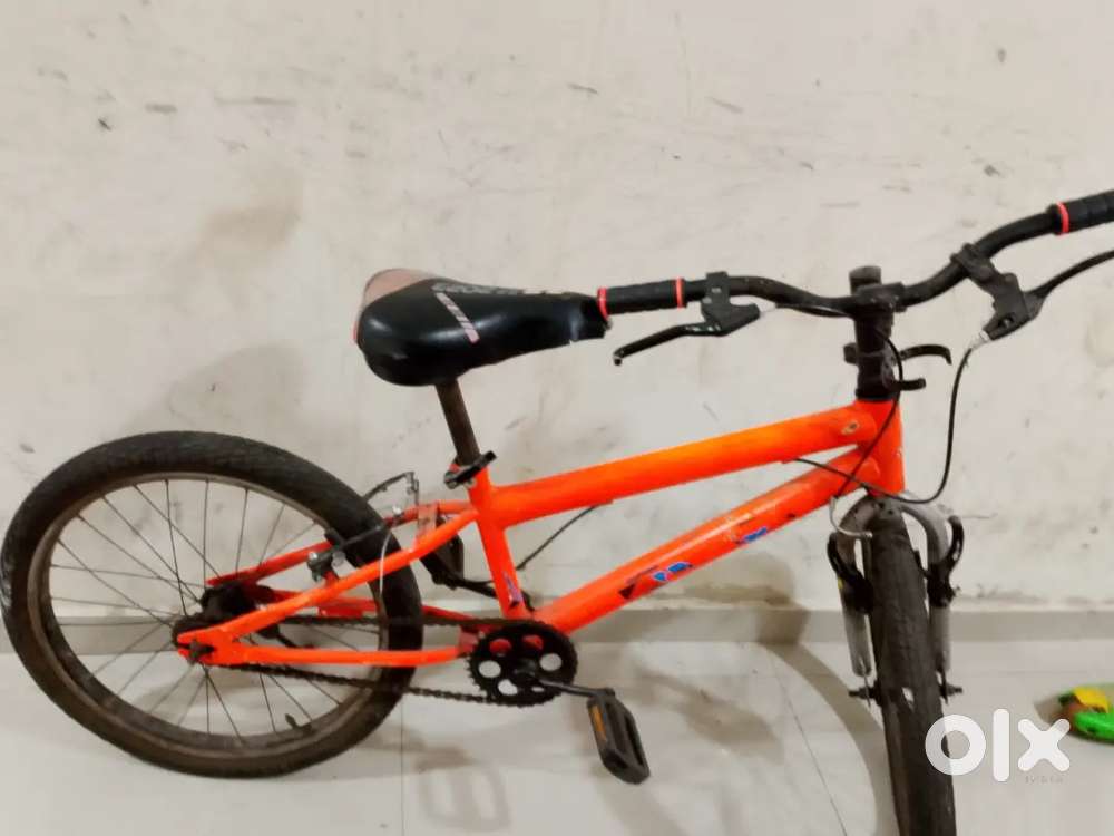 Amaze cycle brand 1 year old new seat new tear