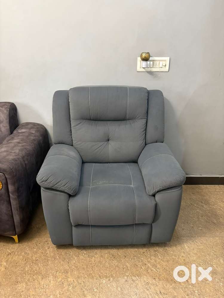 Recliner for sale only 8k (in warranty)