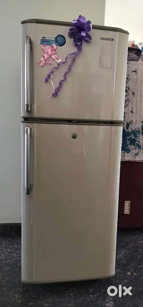 SAMSUNG REFRIGERATOR