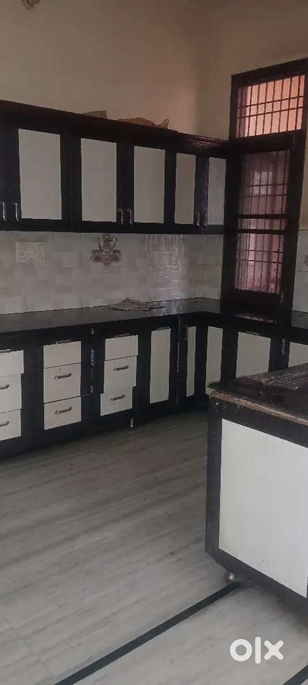 Room for rent in best location