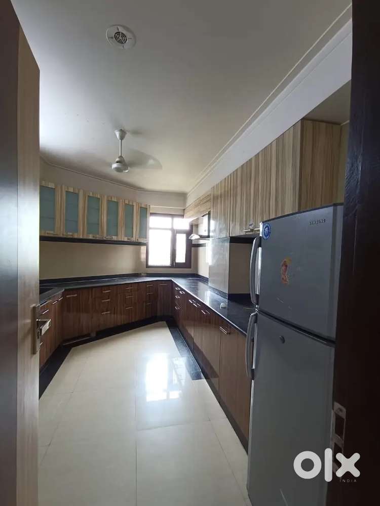 NEAR JAWAHAR CIRCLE, 3BHK FURNISHED FLAT FOR FAMILY