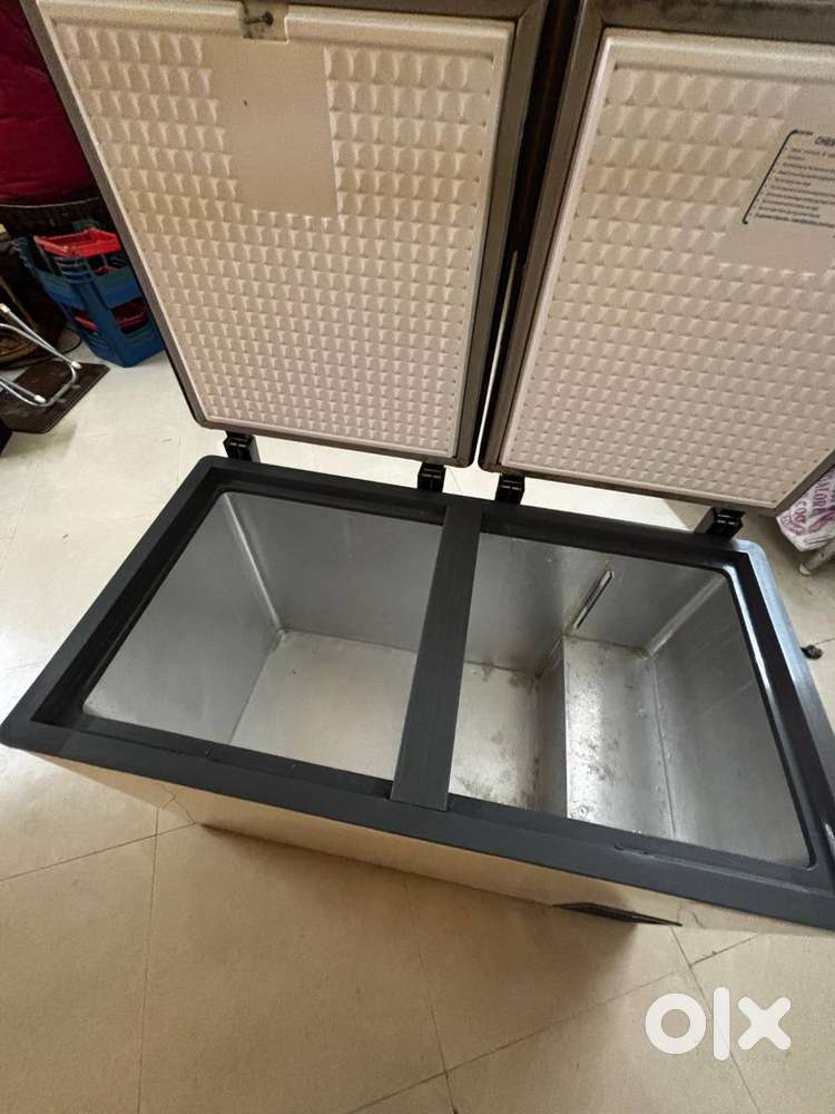 Voltas  Double Door Deep Freezer, White (303L Gross, 295L Net)