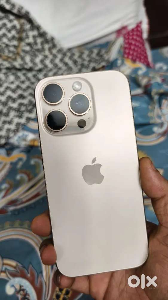 iPhone 16 pro 256gb only 7 days old