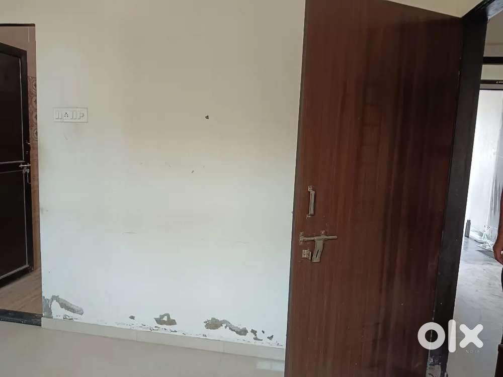 Grils family couple roommates