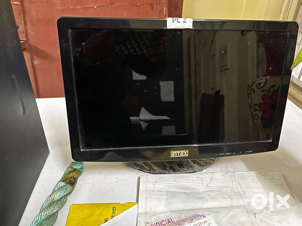 Desktop with Intel Pentium Dual Core, 2GB RAM & 320GB HDD