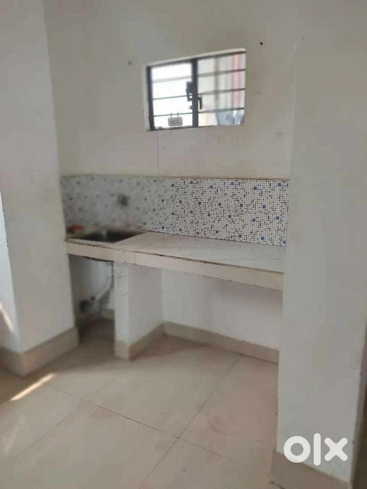 TO LET For working individual and student.