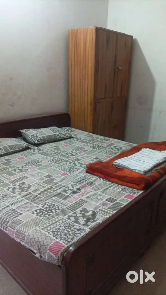 PG for boys only with two times meal