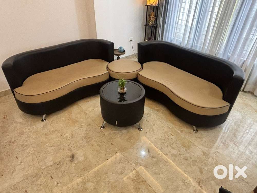 Godrej Sofa set with centre table