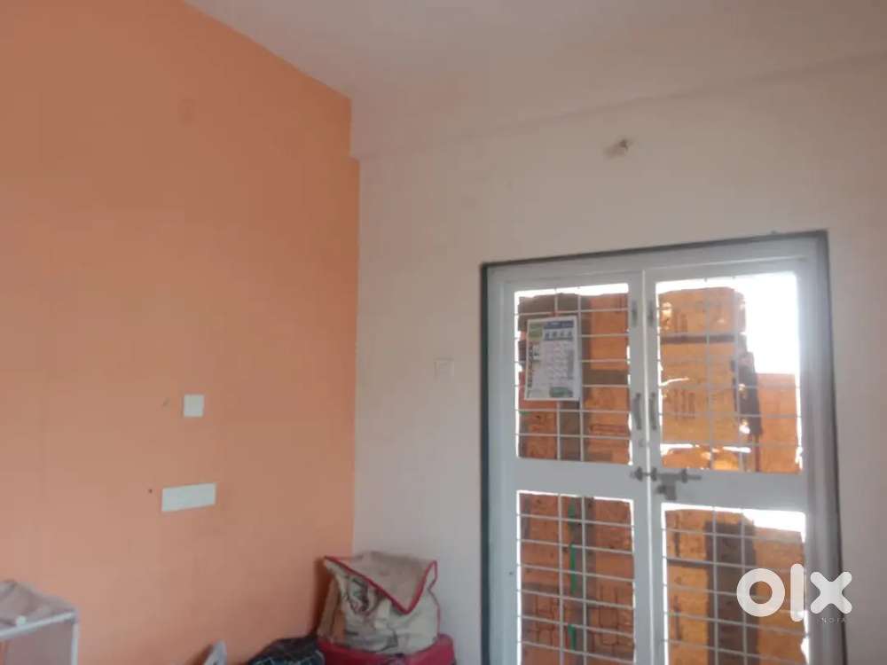 Required roommate or flat mates 1 or 2