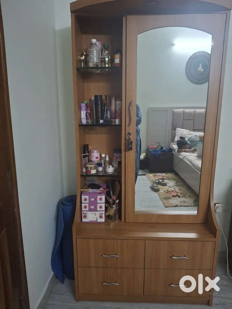 Dressing table