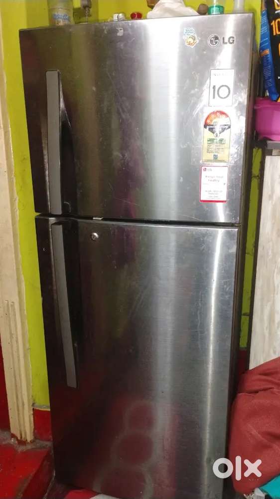 LG DOUBLE DOOR FRIDGE IN GOOD CONDITION