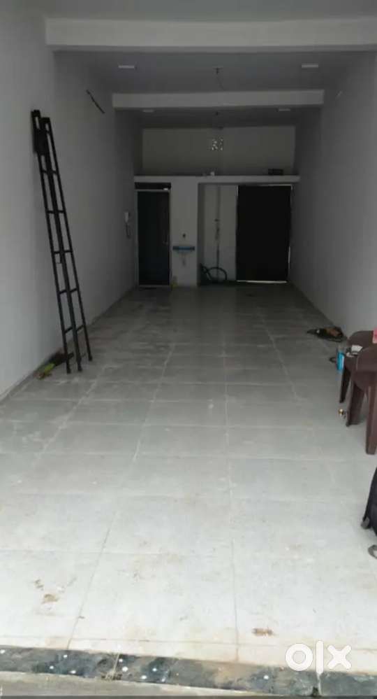 Main jupiter char rasta , road touch shop only ground floor 450 sqft