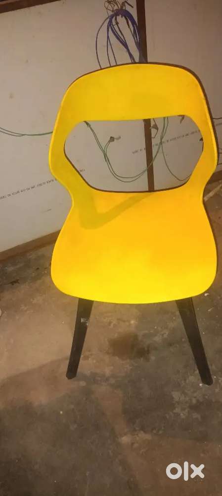 Modern Plastic Chairs with Tablet – Café, Office Use (Set of 15)