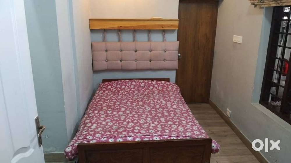 1 BHK AC . FOR WOMEN OR SMALL FAMILY . SEMI FURNISHED .