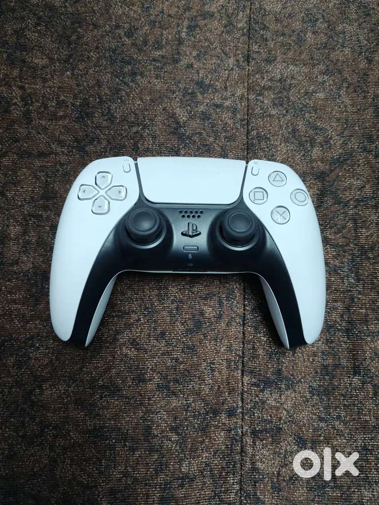 PS5 CONTROLLER