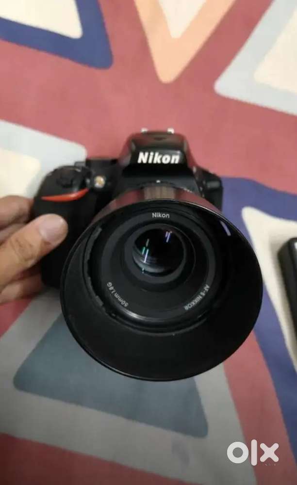 Nikon D5600 new condition, no scratches