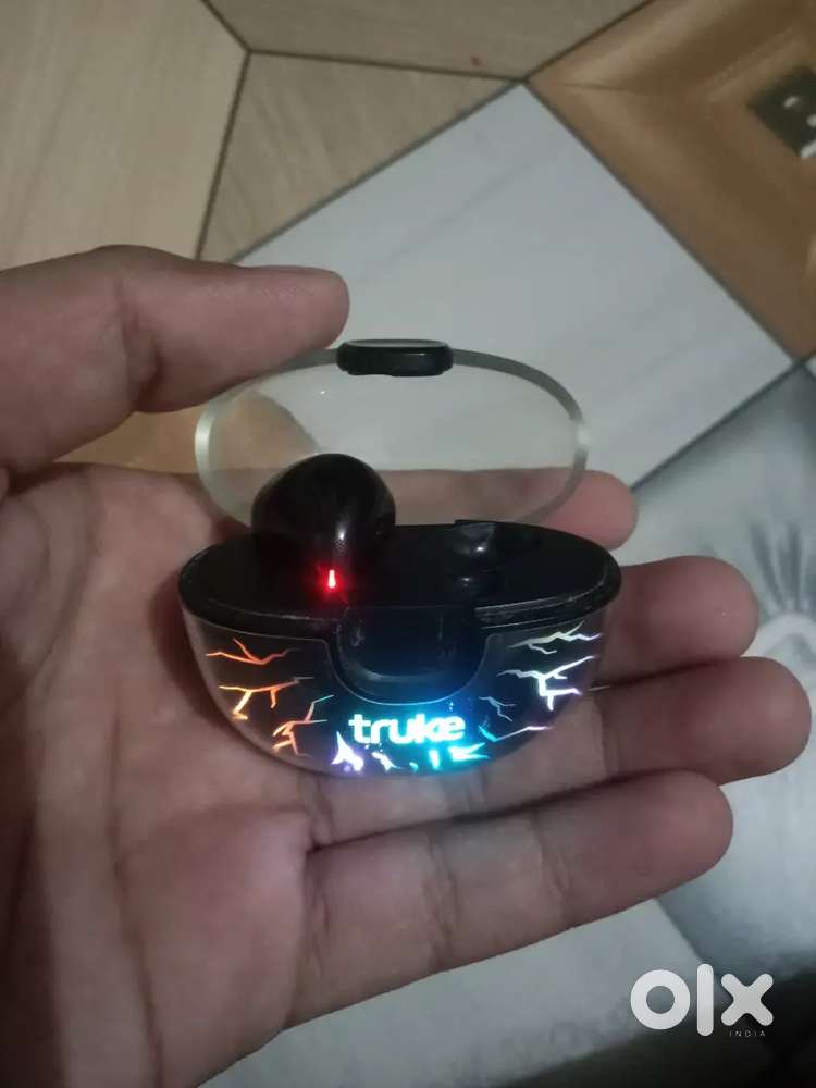 TRUKE BTG ALPHA RGB EARPODS