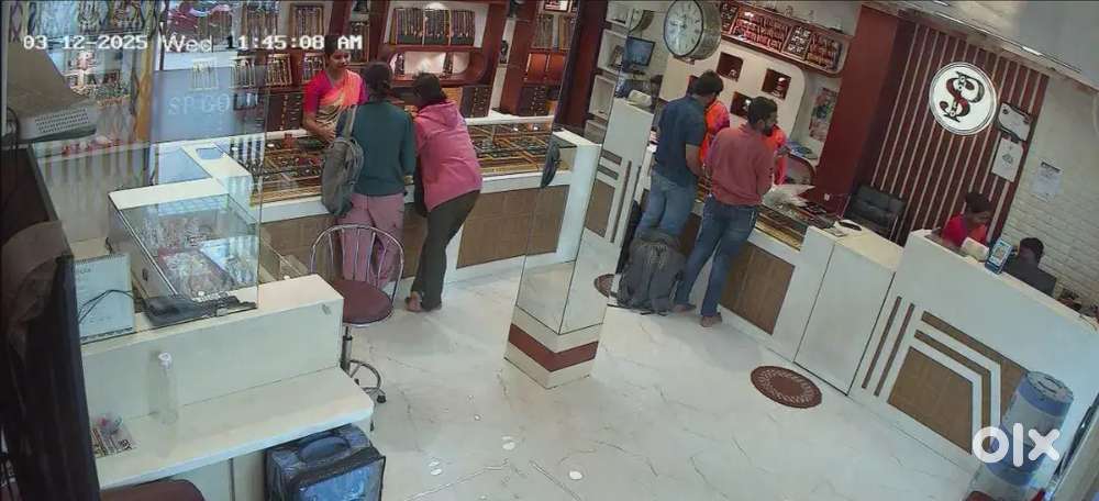 EXPERIENCED ACCOUNT NEEDED FOR GOLD SHOP