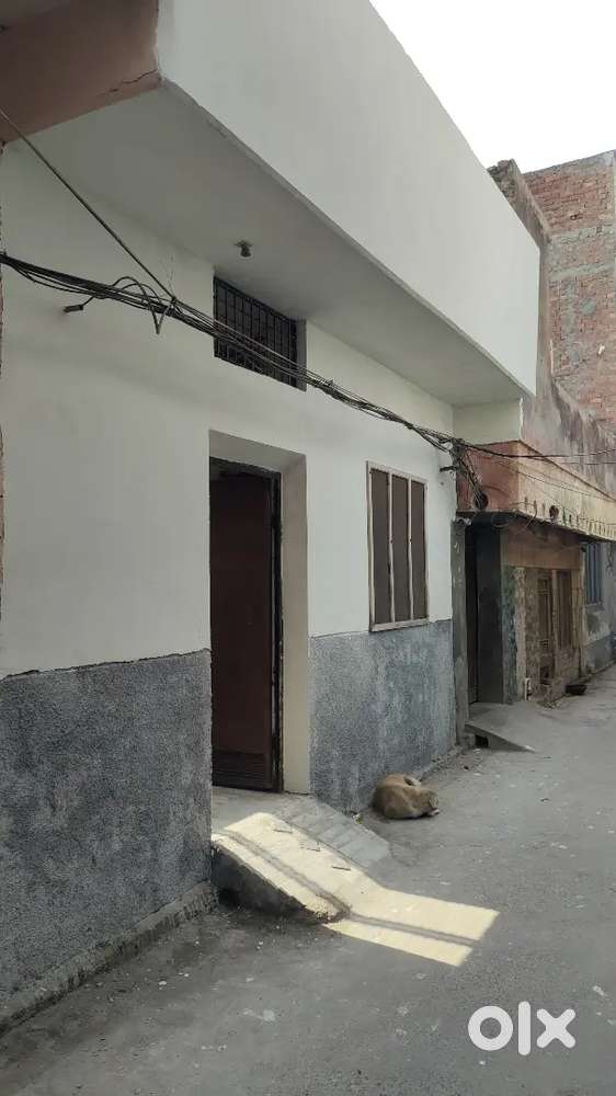 House for rent seprate near to market rent 6000 separate