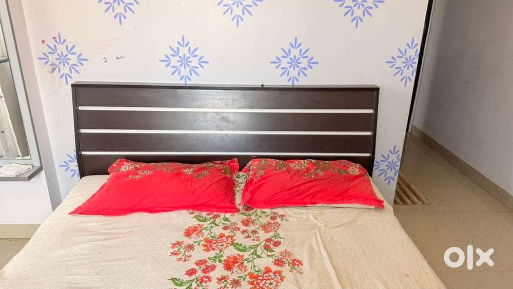 Queen Size Bed with Storage in Good Condition for Sale