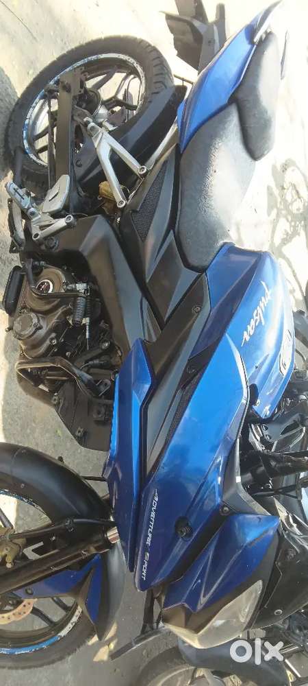 Yeh Baike me bechna chata hu baike me koi kami nahi hai injan achha hi