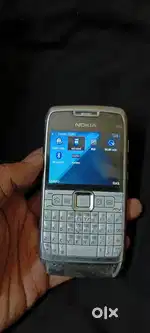 Nokia E71..
