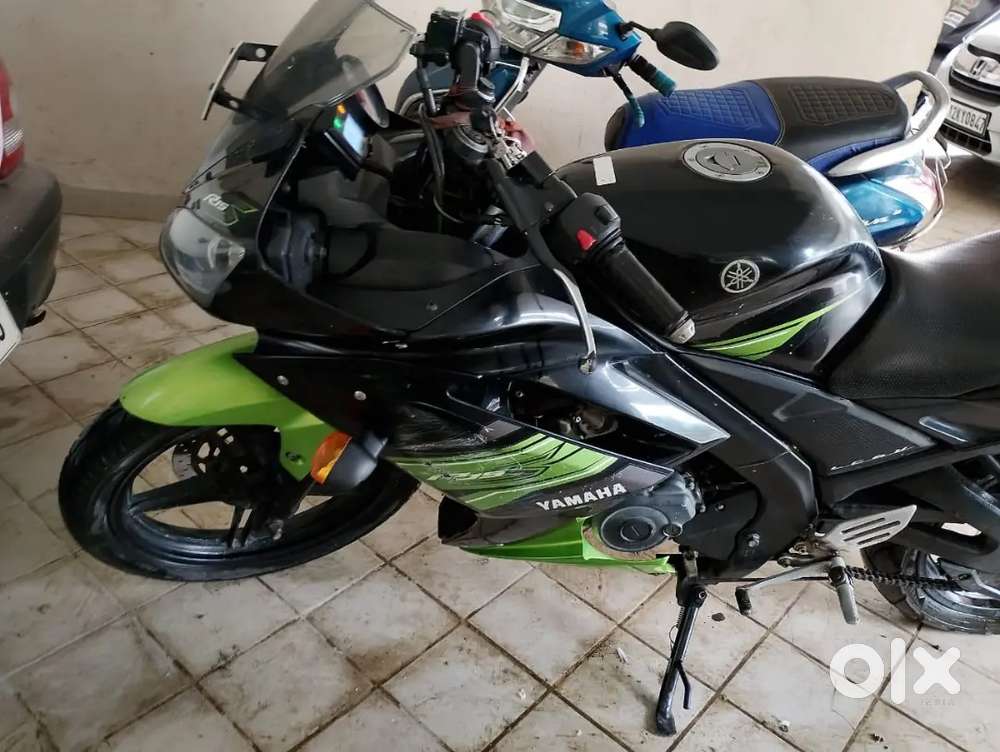 Yamaha R15 V2 Single seat. Indore passing.