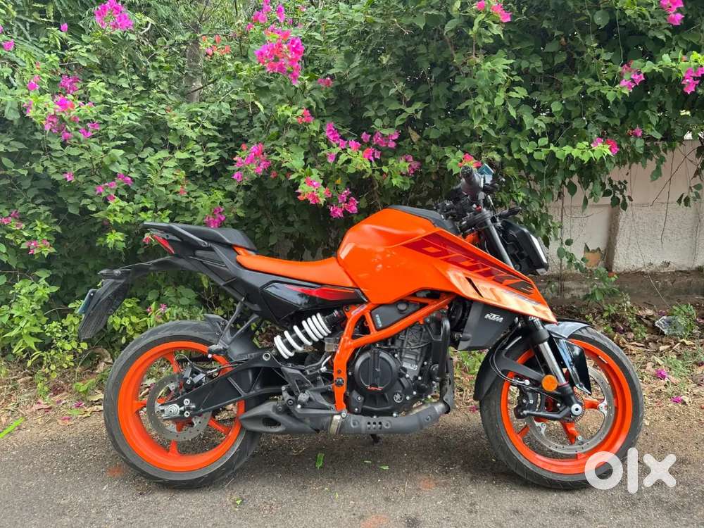 Single owner showroom records available brand new tyre added recently.