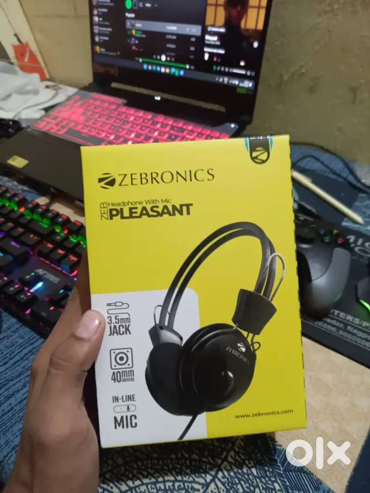 Non Used Headphones Zebronics Zeb Pleasant With Mic