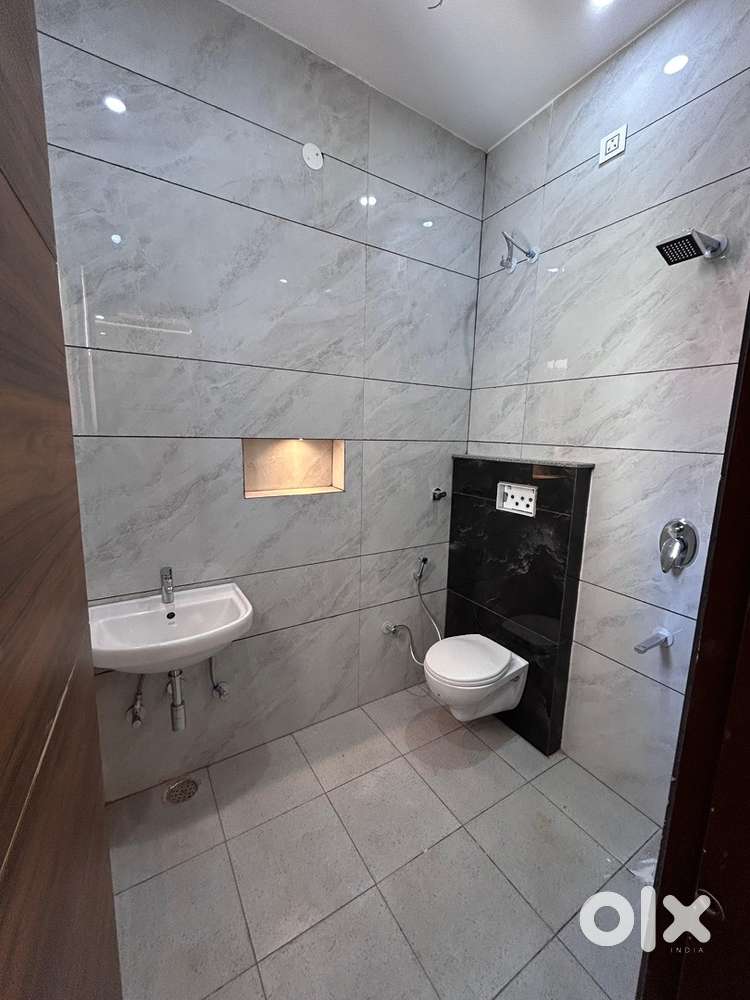 2 BHK Flat For Sale With Store