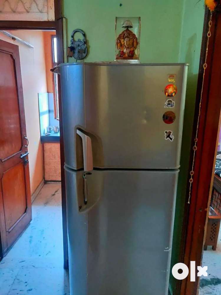 Godrej eon 350L refrigerator