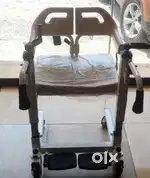 Hydrolic patient transfer chair