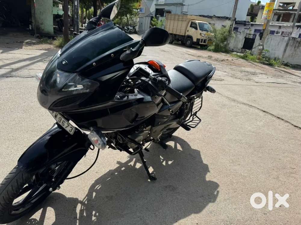 Pulsar 220 model 2016