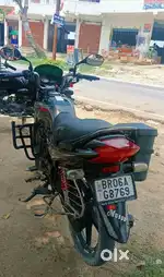 गाड़ी में एक भी प्रॉब्लम नहीं है(गाड़ी का टायर भी नया बदल दिया गया है)