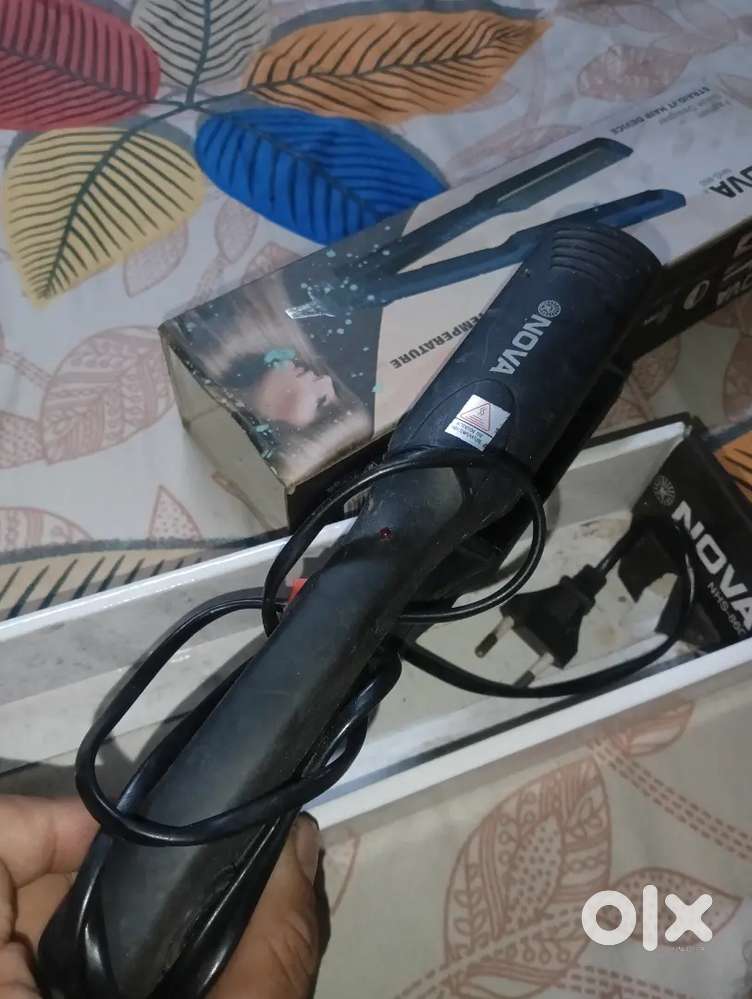 Nova hair straightener ). (Home delivery available 50 rs charges