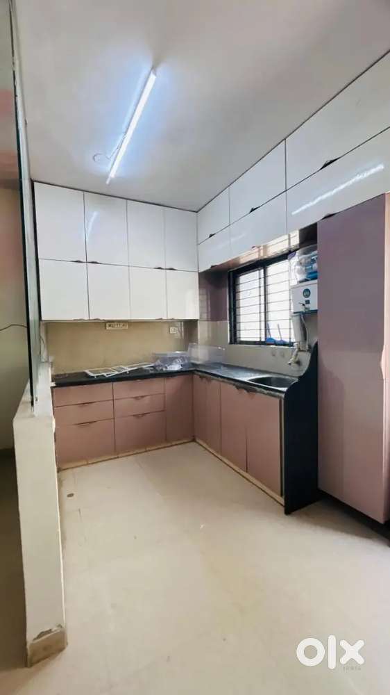 Spacious 3 BHK flat for rent