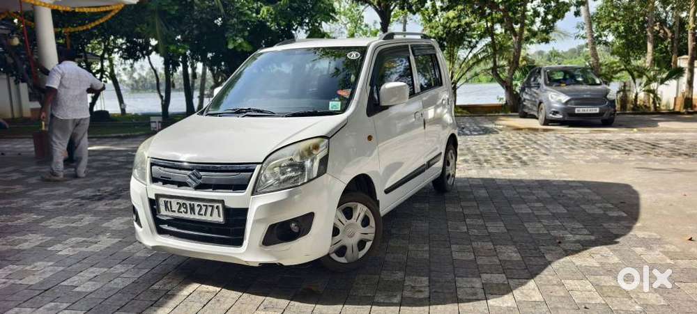 Maruti Suzuki Wagon R VXI AMT, 2017, Petrol