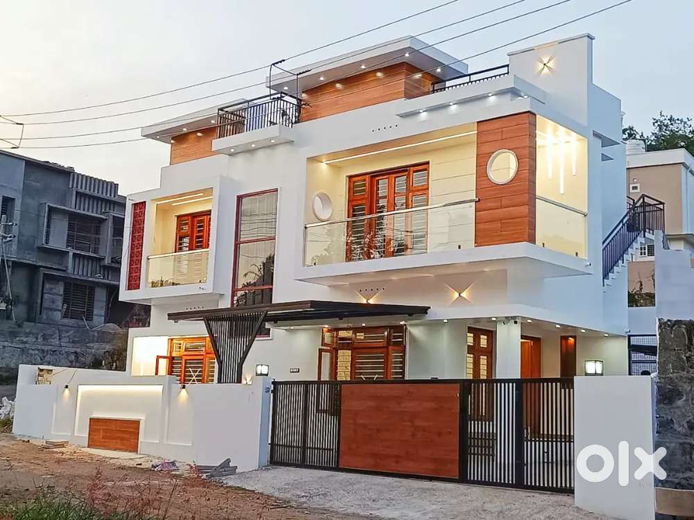 4BHK spacious house near mukkola St Thomas school