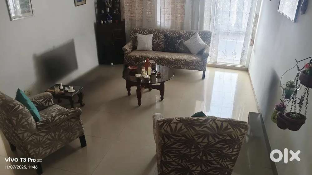 Sofa set 5 seater with center table