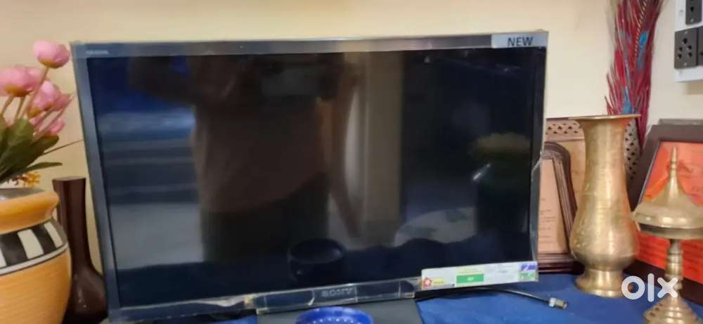 Sony Bravia 24-inch LCD TV (2017 Model) – Excellent Condition