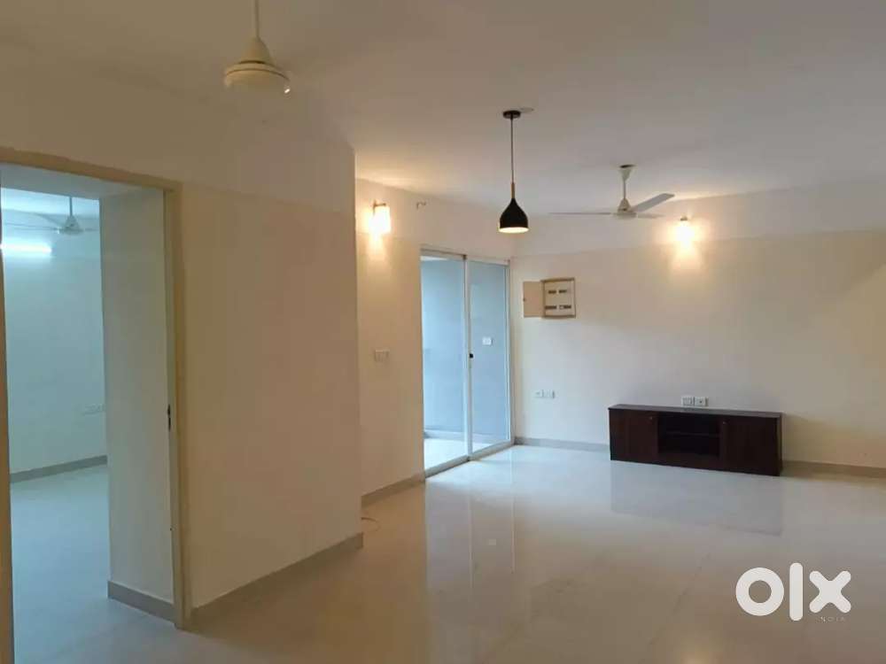 3bhk semi furnished flat for family in kakanad infopark 20 k