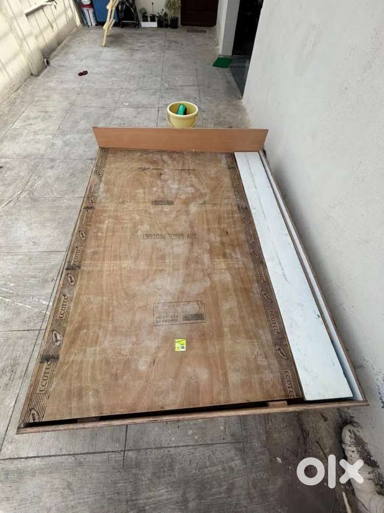 Bedcot,Vegcuter,spoons,plasticcontainer,platestandholder,chillipowder,