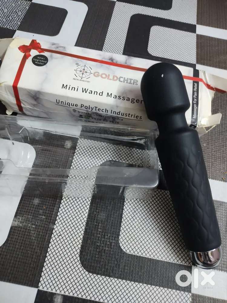 Gold chip mini wand massager